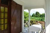 Au Jardin Debeausejour Apartment Capesterre 0*,